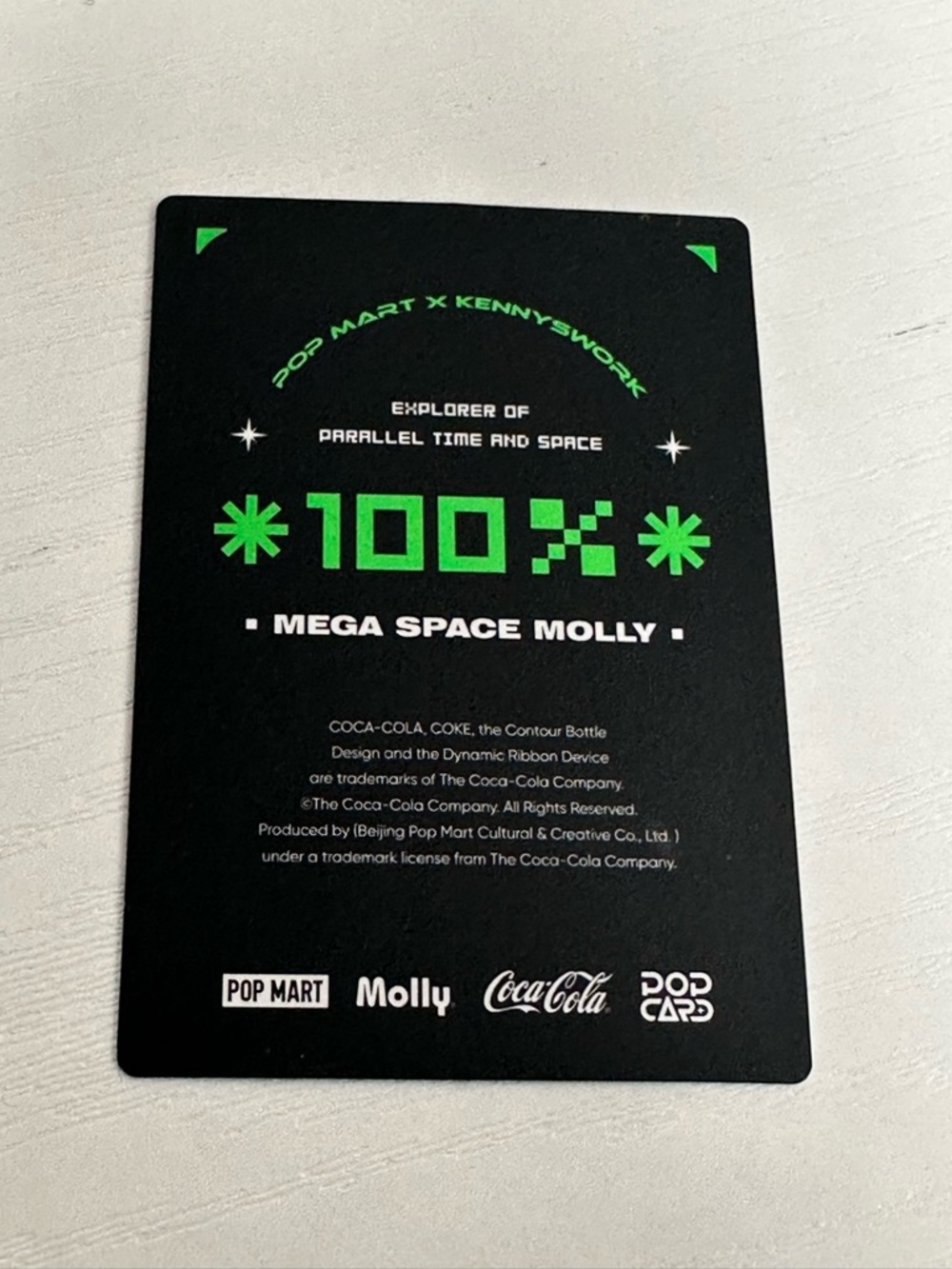 Mega Space Molly 100% Coca-Cola Classic Figure - Picture 6 of 6